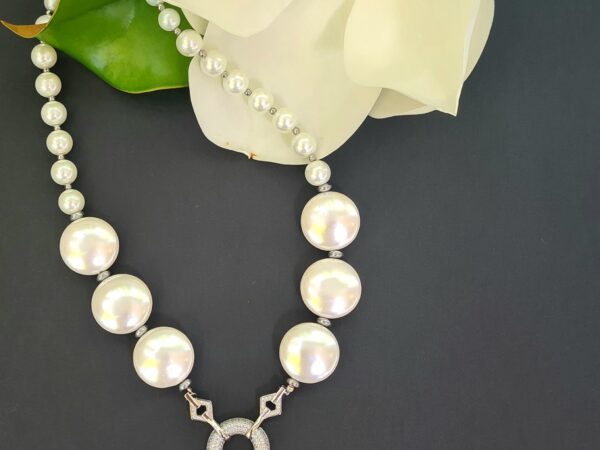 "Magnolia Elegance" Shell and Glass Pearl Necklace with Rhinestone Brass Pendant