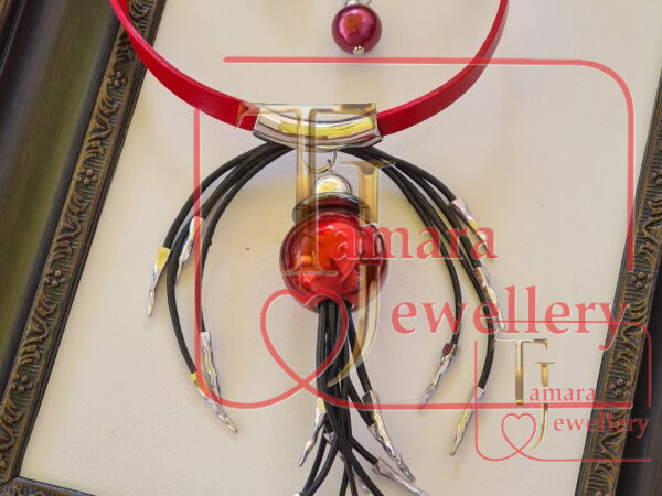 "Alien" necklace
