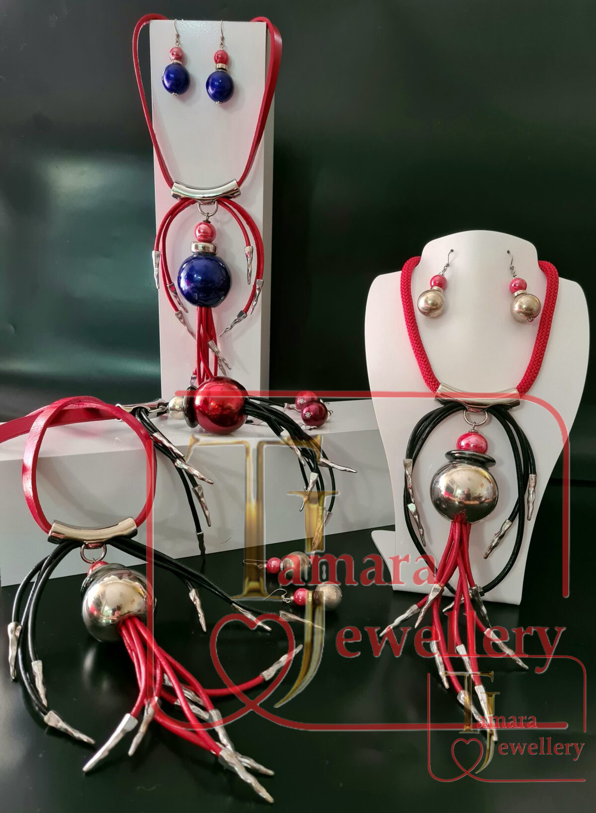 "Alien" necklace