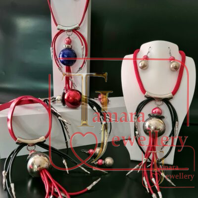 "Alien" necklace