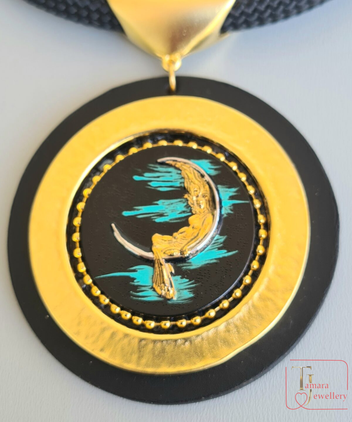 20230301_122126 תליון "שומר הירח"
