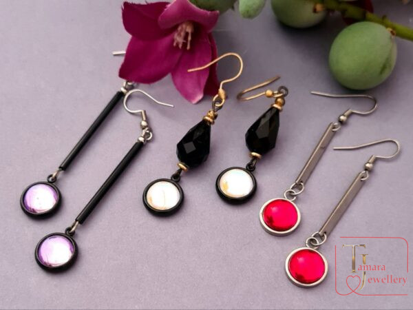 Accent earrings